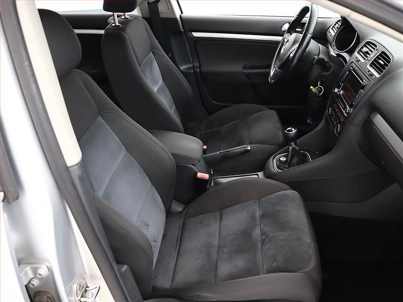 Volkswagen Golf (2011) 1.6 TDI, Serv.kniha, nová STK - fotka 7 z 14