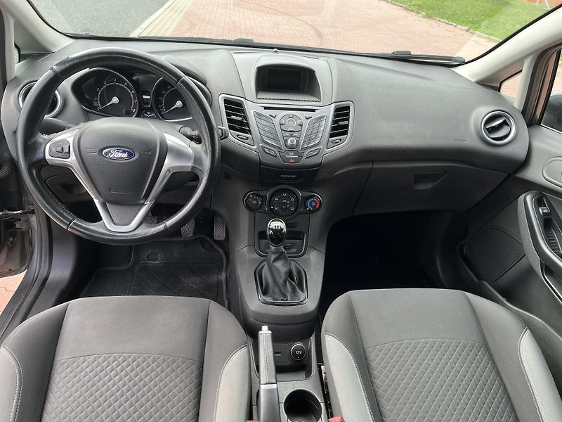 Ford Fiesta 1.25 i ČR - fotka 13 z 31