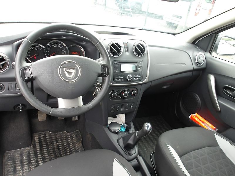 Dacia Sandero 1,0i 66kW STEPWAY  ČR NAJ.4000 - fotka 10 z 24