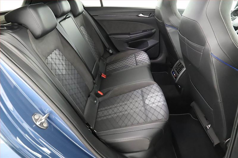 Volkswagen Golf (2025) R-Line 1.5 TSI - fotka 7 z 15