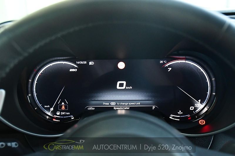 Alfa Romeo Giulia 2.0 TURBO 16V 206kW Q4 VELOCE - fotka 36 z 42