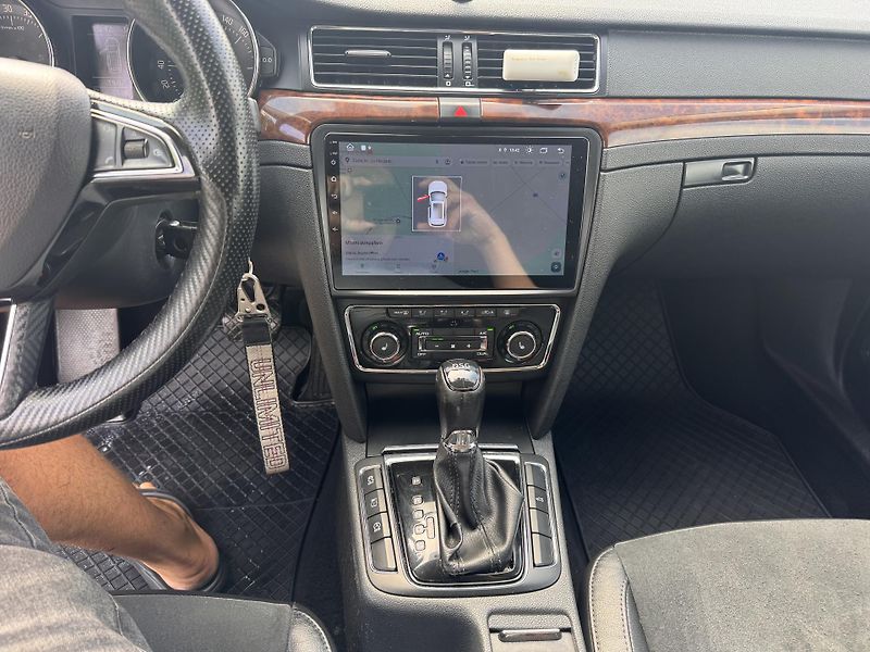 Škoda Superb 2.0TDI 103Kw DSG Elegance - fotka 11 z 18
