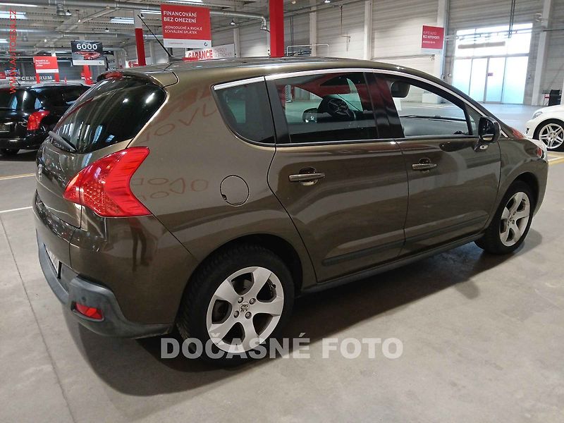 Peugeot 3008 (2010) 1.6VTi, Panor, AC - fotka 2 z 3