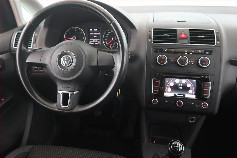 Volkswagen Touran (2012) 1.6 TDI, Navi, Tempomat - fotka 7 z 15