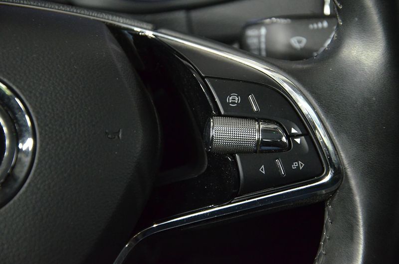 Škoda Karoq (2021) 2.0TDi 110kw 4x4 Ambition DSG - fotka 15 z 25