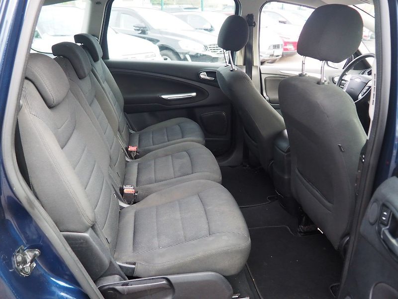 Ford S-MAX (2010) 2.0 TDCI, 120 kW, 7 míst - fotka 17 z 37