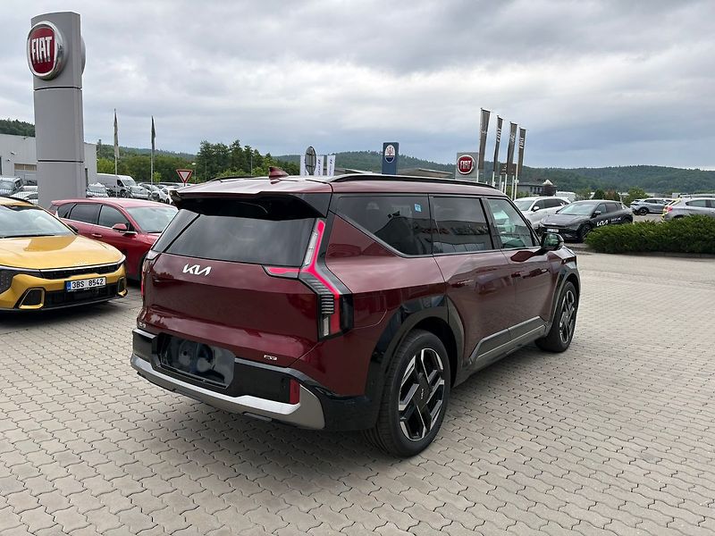 Kia EV9 (2025) 7P 4x4 GT 374 KW + 99,8 KWH MY - fotka 7 z 38