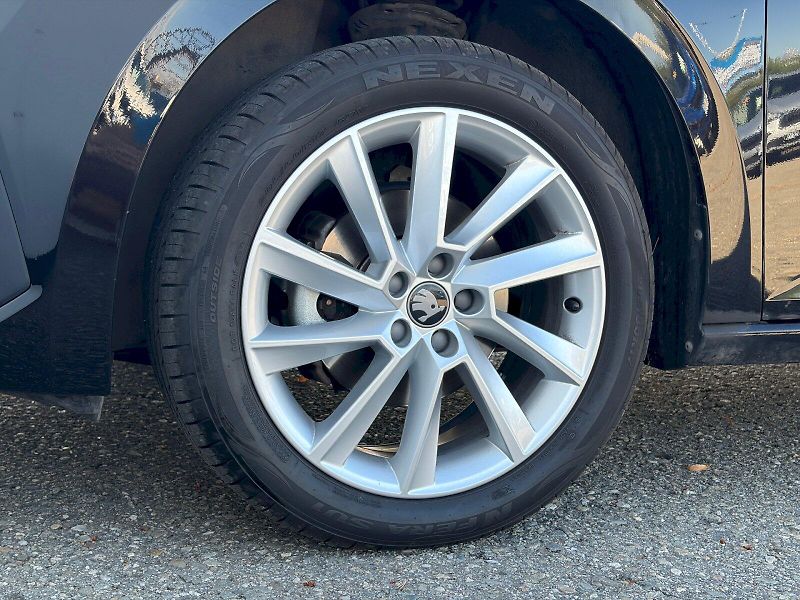 Škoda Scala (2025) DSG 1.0 TSI / 85kW / TOP SELEC - fotka 33 z 33