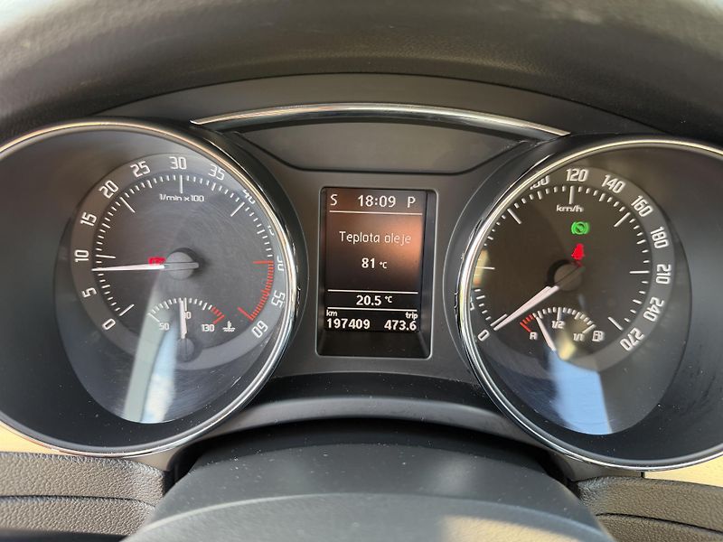 Škoda Superb (2014) 2,0TDI 125kW DSG ELEGANCE - fotka 58 z 81