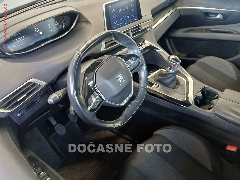 Peugeot 3008 (2018) 1.2pt, ČR, autoAC, temp - fotka 3 z 3