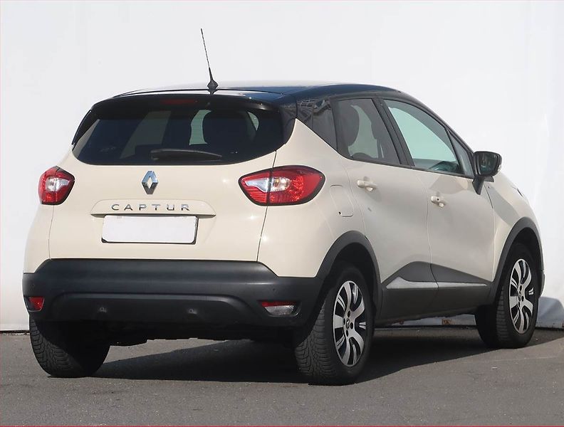 Renault Captur (2017) Limited 1.2 TCe, Serv.kniha - fotka 5 z 19
