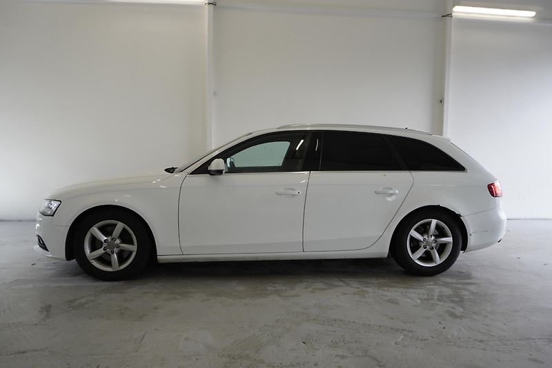 Audi A4 2,0 TDI S-LINE - fotka 8 z 30