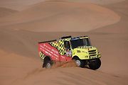 Účastníci Rallye Dakar zdolávají obrovské duny