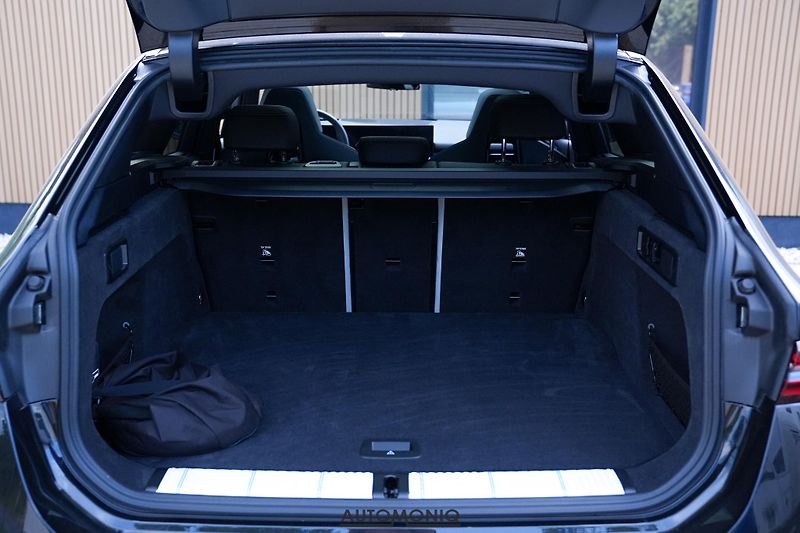 BMW M5 (2026) Touring xDrive M Drive,Pano - fotka 21 z 36