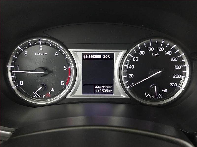 Suzuki Vitara (2016) 1.6 DDiS, 4X4, Kůže, Navi - fotka 11 z 21