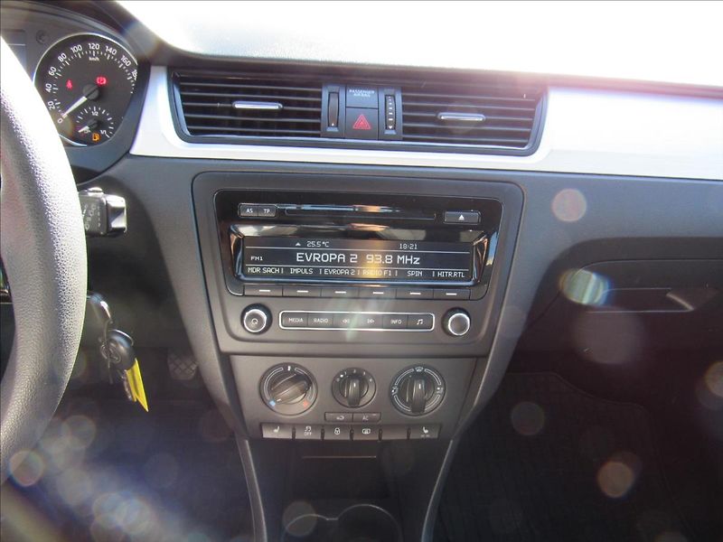 Škoda Rapid 1,2 TSI 77kW - fotka 15 z 29