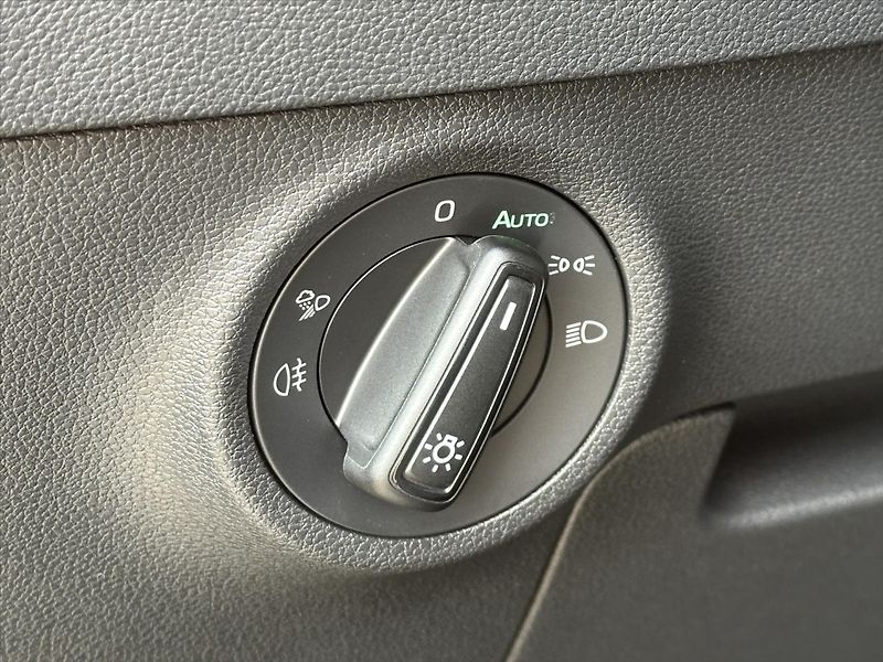 Škoda Karoq 2,0 TDI Sportline 4x4 DSG 1.ma - fotka 20 z 44