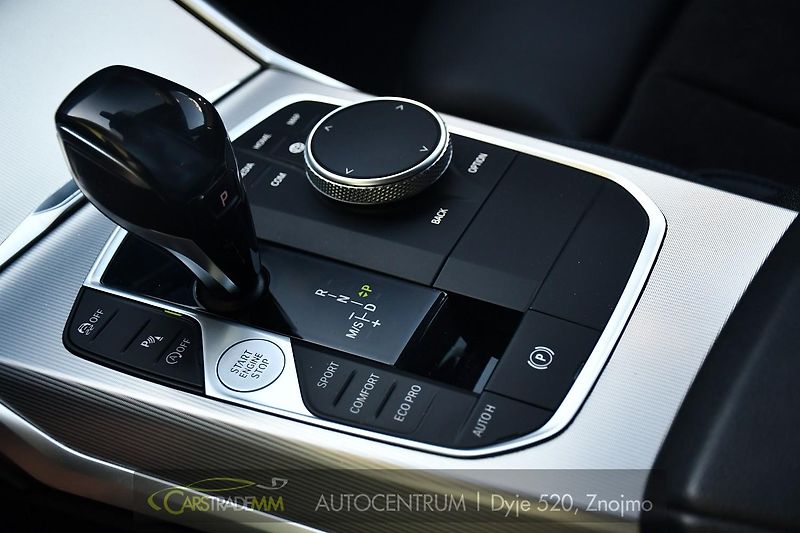 BMW Řada 3 320d xDrive M-SPORT  - fotka 36 z 56