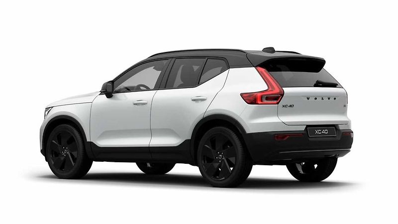 Volvo XC40 (2026) ULTRA B4, 360°, PIXEL LED - fotka 3 z 31