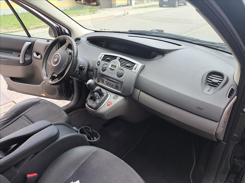 Renault Scénic 1,5 dCi - fotka 29 z 35