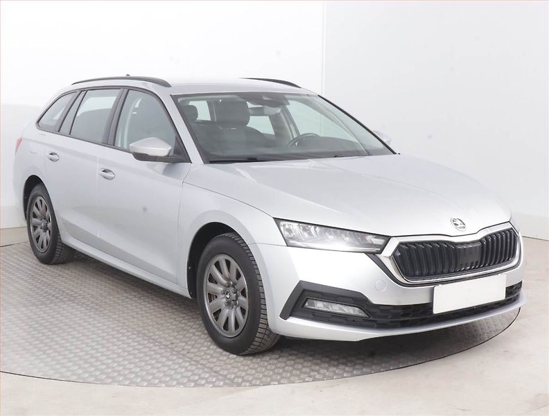Škoda Octavia (2022) Ambition 2.0 TDI, ČR,1.maj - fotografie inzerátu