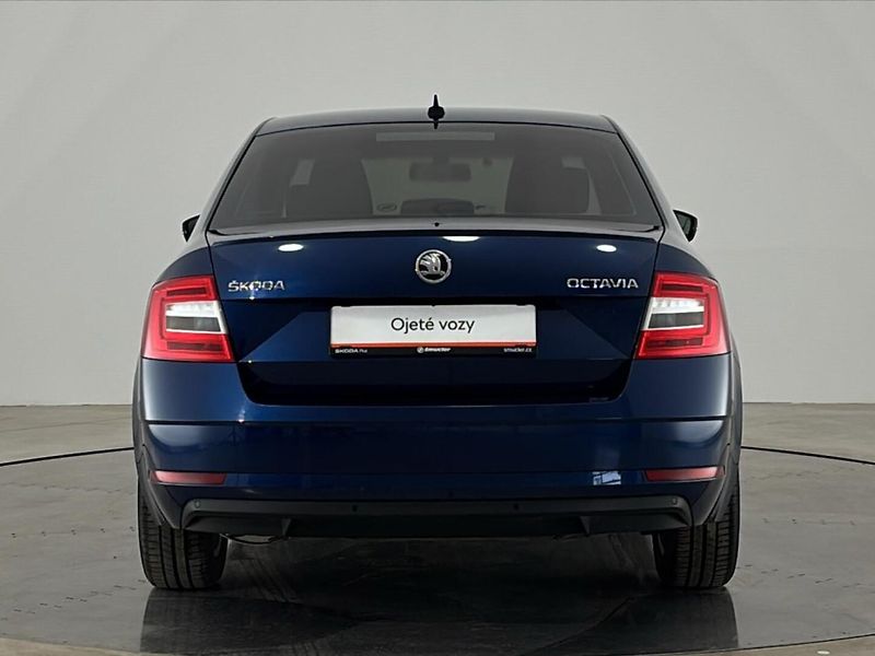 Škoda Octavia Ambition DSG - fotka 17 z 27