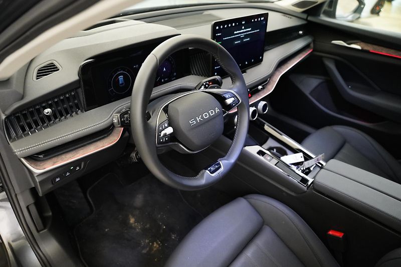 Škoda Superb - fotka 5 z 6