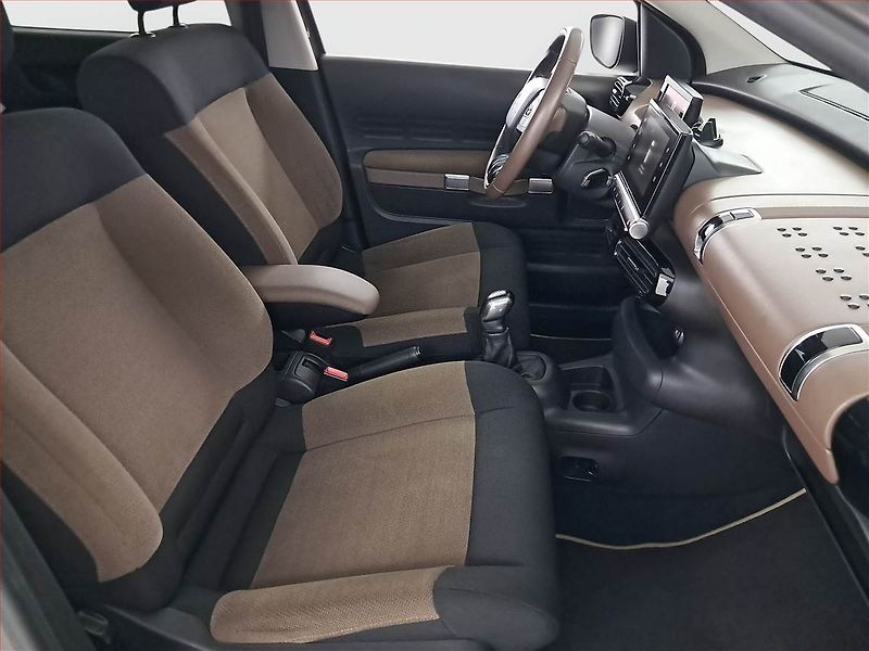 Citroën C4 Cactus (2016) 1.6 BlueHDi, ČR,1.maj - fotka 9 z 18