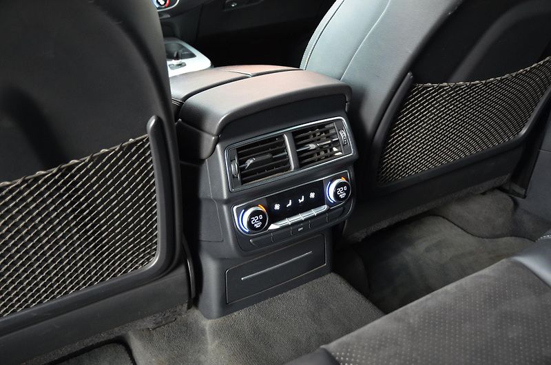 Audi Q7 (2015) 3.0 TDi Quattro S-LINE / ČR - fotka 18 z 47