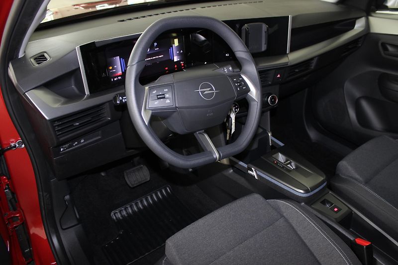 Opel Frontera (2026) Edition Hybrid 1.2 TURBO 81kW - fotka 7 z 16