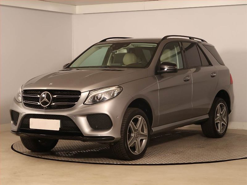 Mercedes-Benz GLE (2016) 350 d - fotka 2 z 22