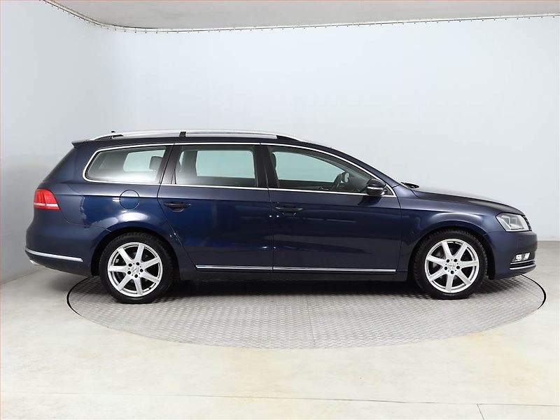 Volkswagen Passat (2012) Highline 2.0 TDI, 4X4 - fotka 6 z 19
