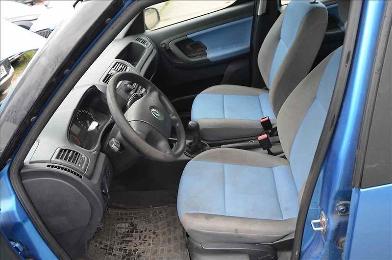 Škoda Roomster (2007) 1,2 HTP - fotka 12 z 19