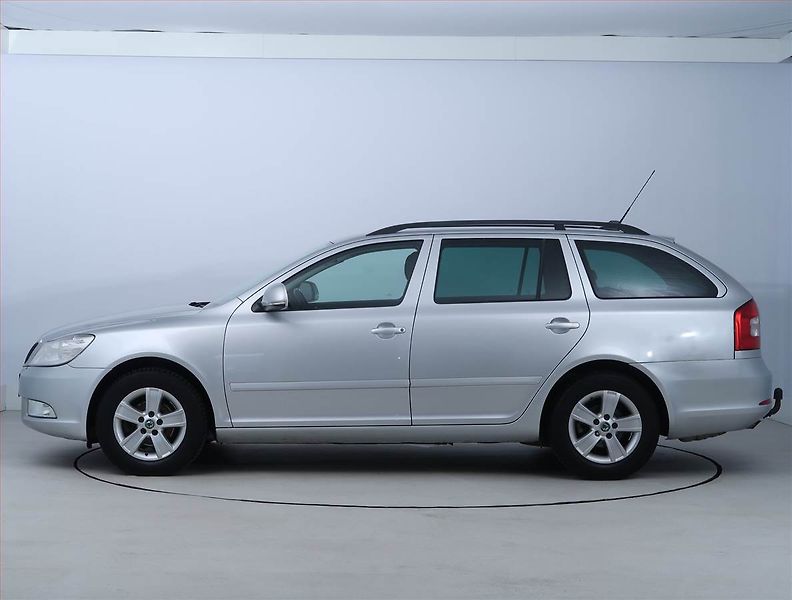 Škoda Octavia (2010) 1.2 TSI, Automat, Serv.kniha - fotka 3 z 17