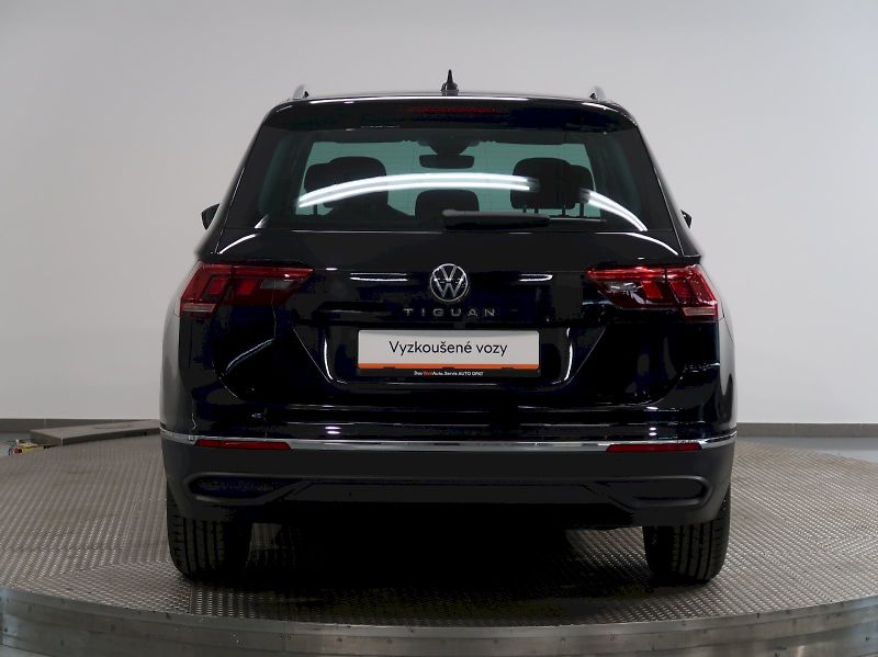 Volkswagen Tiguan (2023) LIFE 1.5TSI 110KW DSG - fotka 9 z 35