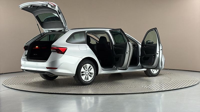 Škoda Octavia 2.0 TDI Ambition Combi - fotka 6 z 24