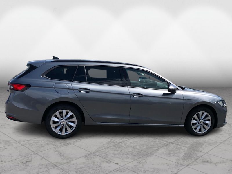 Škoda Superb COMBI 2.0 TDi DSG 7st. SELECTI - fotka 8 z 30