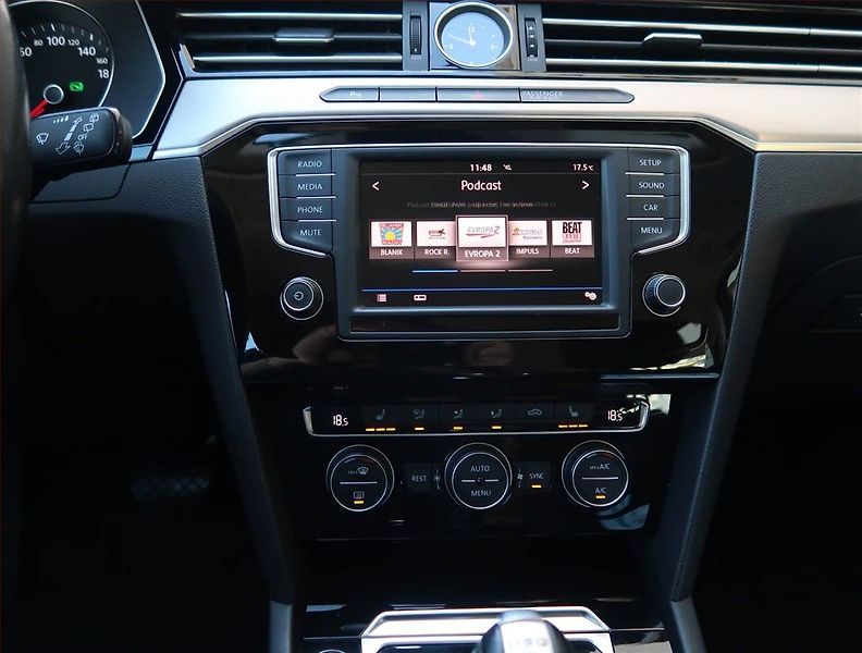 Volkswagen Passat (2017) 2.0 TDI, Automat, Kůže - fotka 12 z 23