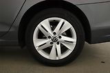 Volkswagen Golf (2021) Life 2.0 TDI, Serv.kniha, Navi - náhled 12