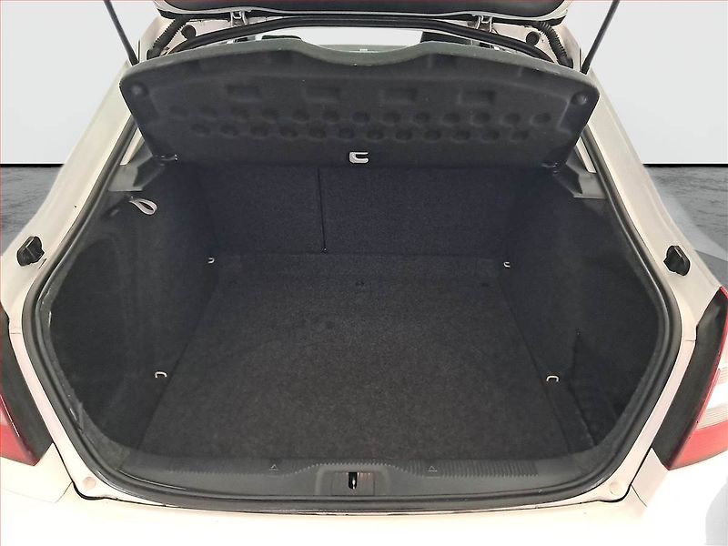 Škoda Octavia (2010) Ambiente 1.4 TSI, Tempomat - fotka 13 z 13