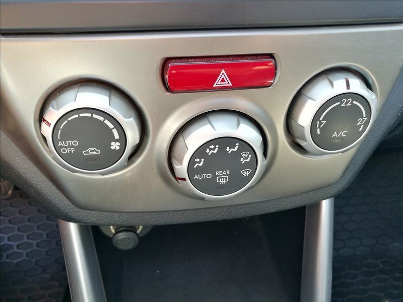 Subaru Forester 2,0 i 4x4 - fotka 6 z 17