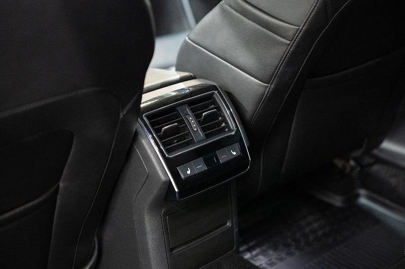 Škoda Superb 2.0 TSI 200 kW L&K - fotka 26 z 40