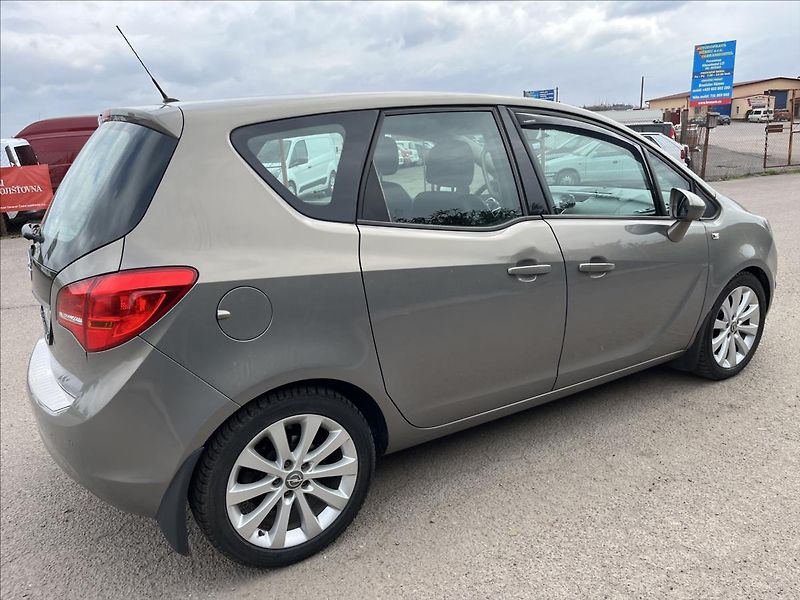Opel Meriva 1,4 i 88KW AUTOMAT AC SERVIS - fotka 5 z 39