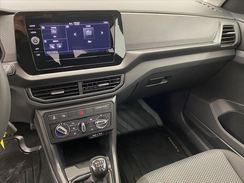 Volkswagen T-Cross 1,0 TSI 70kW Life - fotka 16 z 26