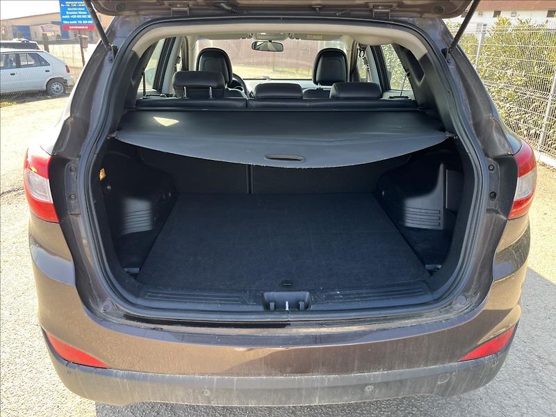 Hyundai ix35 1,7 CRDi 85KW KLIMA ALU 2xKOLA - fotka 29 z 31
