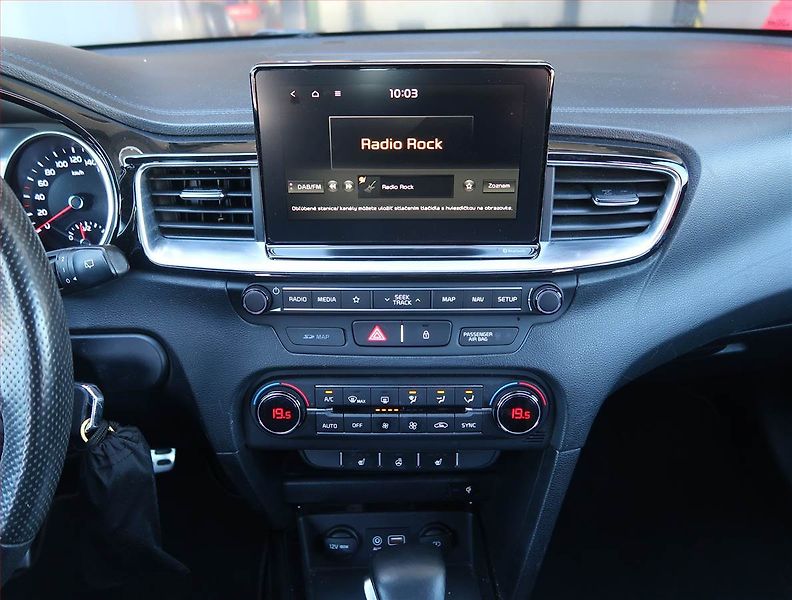 Kia Ceed (2019) GT Line 1.4 T-GDI, Automat - fotka 12 z 19