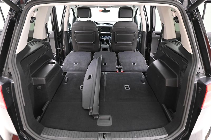 Volkswagen Touran 2,0 TDI 110kW DSG Highline 7mí - fotka 12 z 33