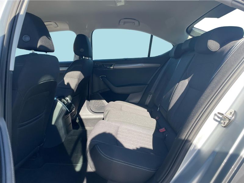 Škoda Superb 2.0 TDi DSG 7st. STYLE - fotka 12 z 26