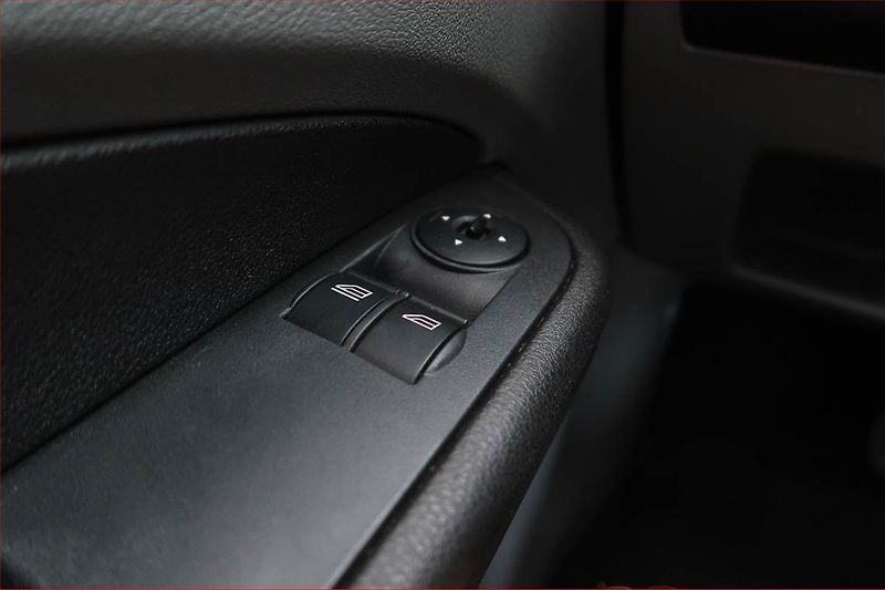 Ford Focus (2008) 1.6 16V, po STK, jezdí skvěle - fotka 15 z 15