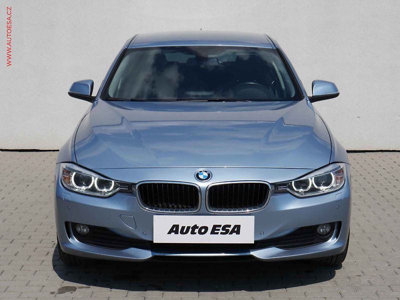 BMW Řada 3 (2015) 2.0D xDrive, ČR, AT, bixen - fotka 2 z 19
